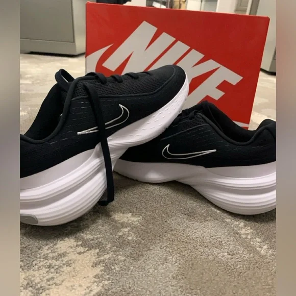 NWT Nike Uplift SC Men’s Shoes - Picture 3 of 5